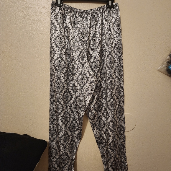 Women's Sleepwear - Picture 11 of 16